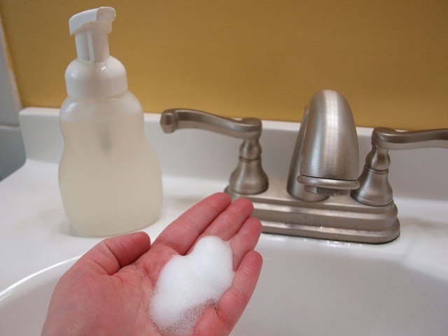 ​Как использовать в хозяйстве жидкое мыло из обмылков