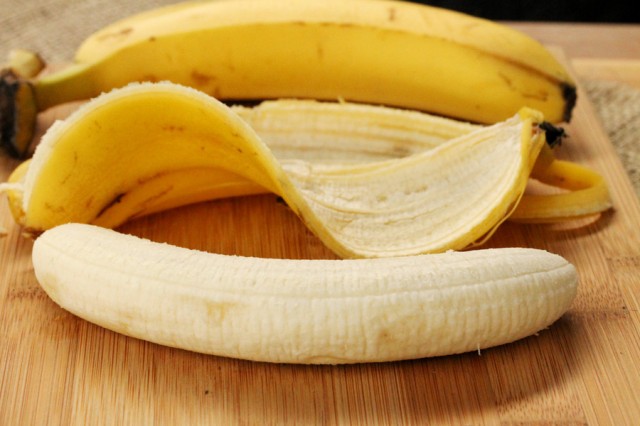 ​Выбрасываете банановую кожуру? Вот 11 причин этого не делать!