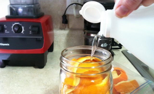 ​Сногсшибательный рецепт: апельсиновый уксус для уборки