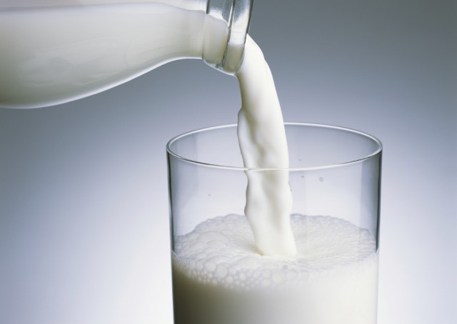 ​Как проверить качество молока в домашних условиях