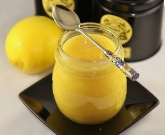 Лимонный крем-ароматный и вкусный десерт.