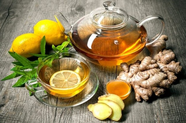 Что лучше добавлять в чай, чтобы получить максимум пользы и насладиться его ароматом