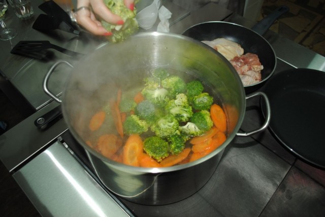 Как избавиться от неприятного запаха овощей, жира?