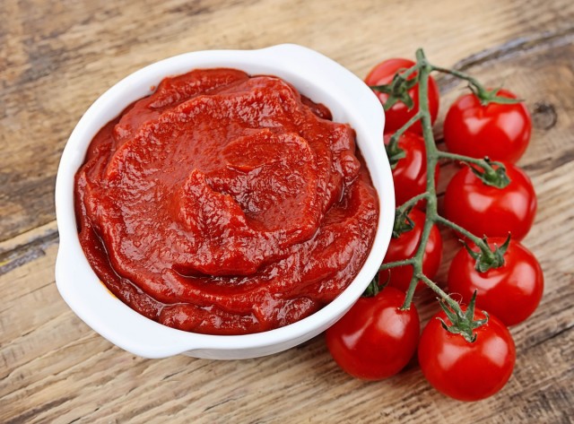 Как сохранить начатую томатную пасту