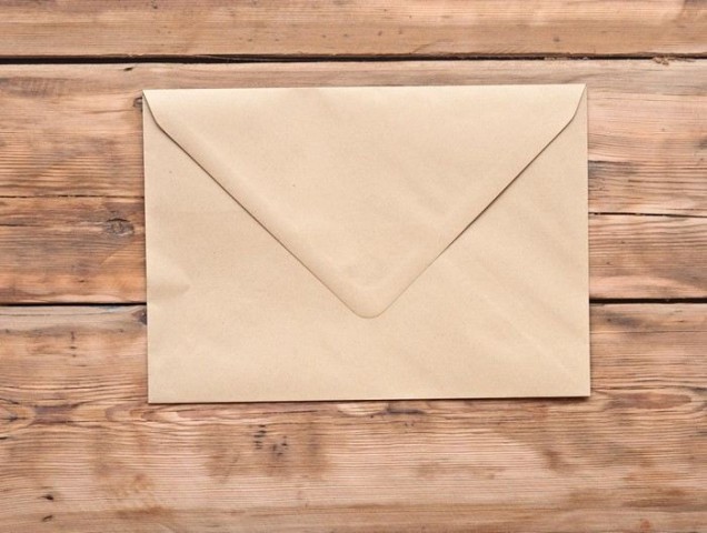 Как аккуратно открыть почтовый конверт?