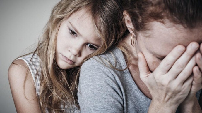 Почему родителям важно избегать впадать в депрессию