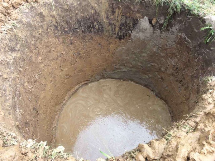 ​Легко и быстро очищаем выгребную яму без откачки воды