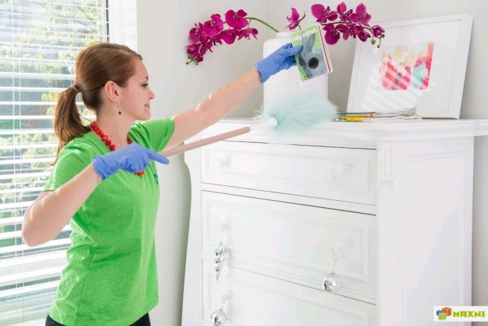 Как правильно вытирать пыль с мебели