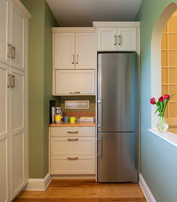 ​Как разместить холодильник, если места мало