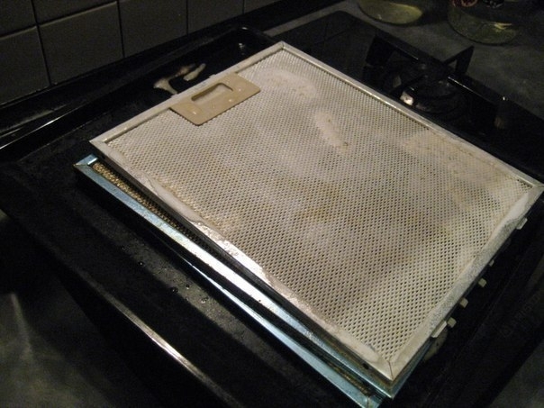 Как легко отмыть фильтр кухонной вытяжки дома