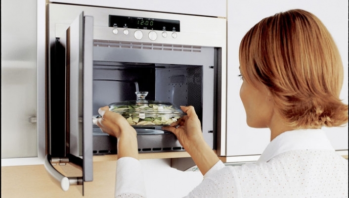Какую пользу, кроме разогрева, может принести микроволновая печь?