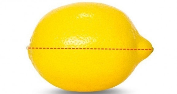 Разрезайте лимон вдоль