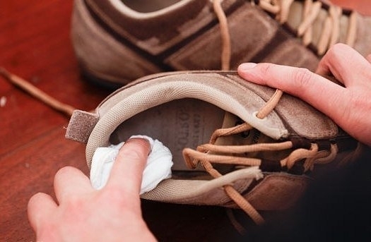 Избавляемся от неприятного запаха в обуви