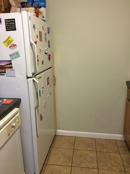Скрытая полка за холодильником