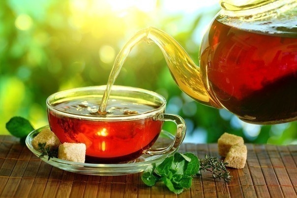 Что лучше добавить в чай, чтобы получить максимум пользы и насладиться его ароматом.