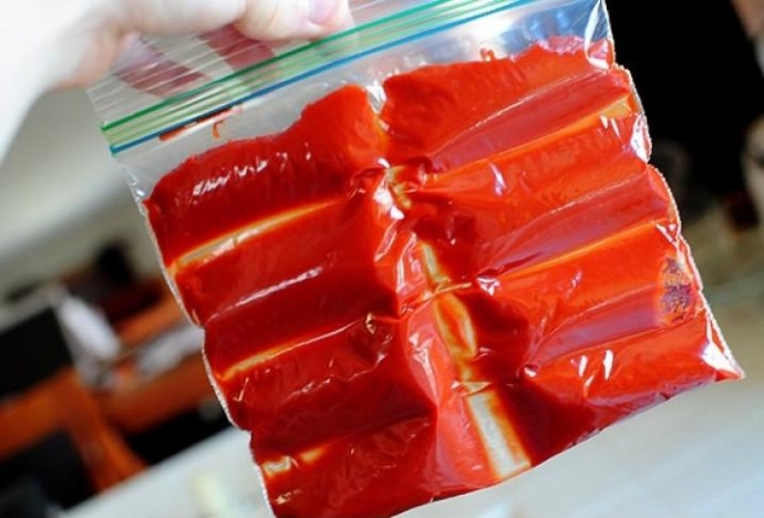 Как часто вы используете содержимое банки томатной пасты или пачку кетчупа?