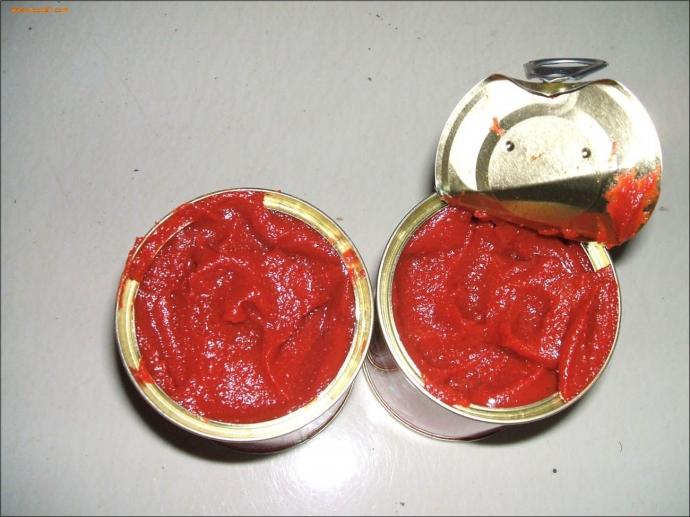 Оставшуюся в банке томатную пасту можно уберечь от плесени