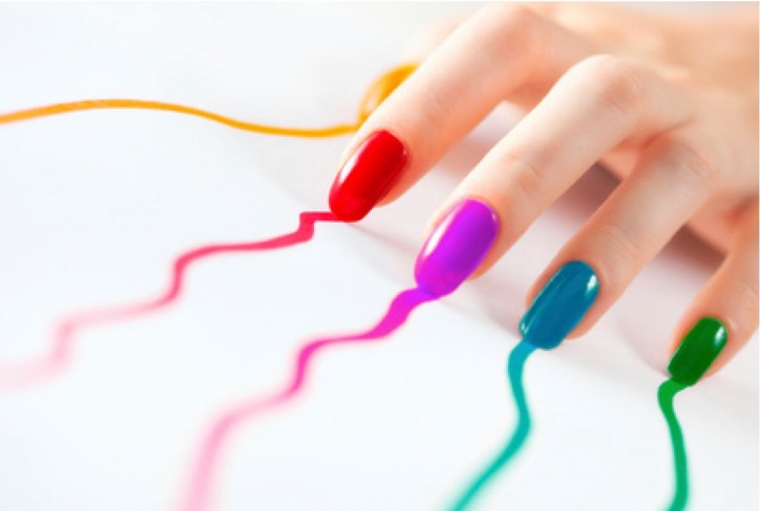 10 небанальных способов использования лака для ногтей