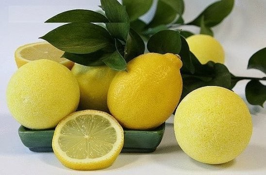 ПРИМЕНЕНИЕ ЛИМОНА (22 рецепта) ПРИМЕНЕНИЕ ЛИМОНА (22 рецепта)