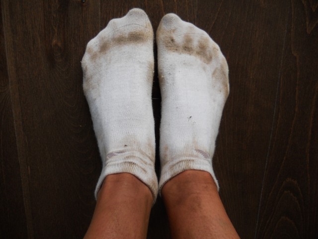 Как отстирать белые носки
