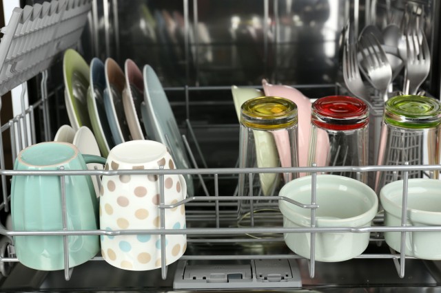 ​Как мыть посуду в посудомоечной машине