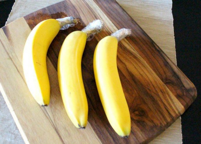 Как продлить свежесть бананов?