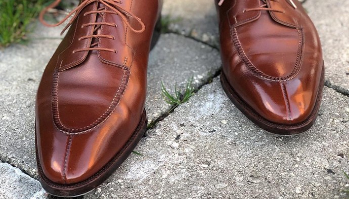 Убираем сгибы и заломы на кожаной обуви Убираем сгибы и заломы на кожаной обуви
