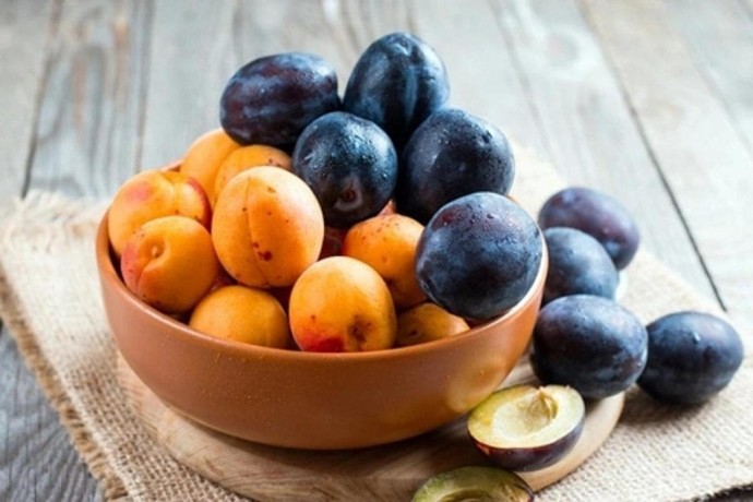 ​Как заморозить абрикосы и сливы