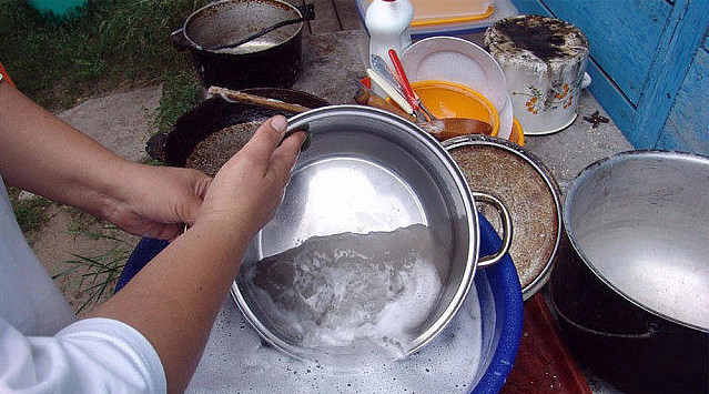 ​Как отчистить железную посуду до блеска