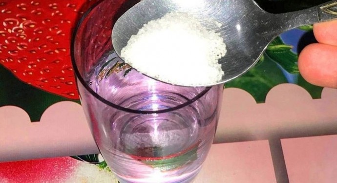Зачем в комнате стакан воды с солью и уксусом Зачем в комнате стакан воды с солью и уксусом