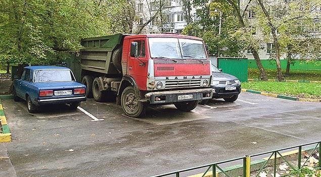 Как защитить свой дом и двор от стоянки грузовиков Как защитить свой дом и двор от стоянки грузовиков