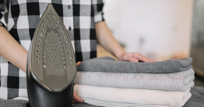 Что делать, если утюг пригорает к ткани