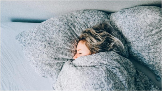​Как тяжелое одеяло и пакет помогают быстрее уснуть и лучше выспаться