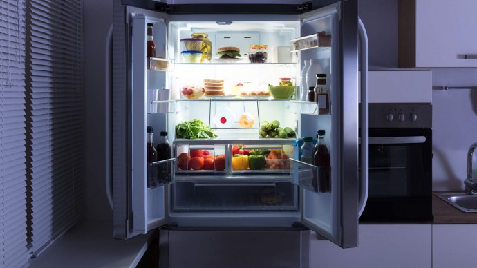 Почему у холодильника появляется гул