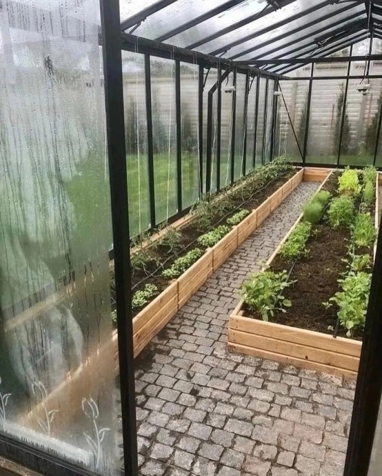 Симпатичные варианты обустройства теплиц