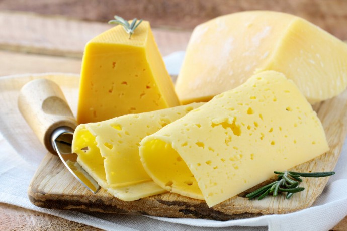 ​Как дольше сохранить твердый сыр свежим