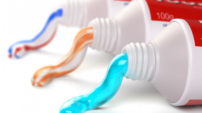​Зубная паста поможет очистить мойку из нержавеющей стали
