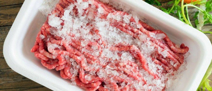 Как быстро разморозить фарш без микроволновки