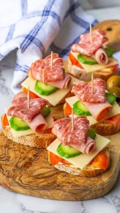 ​Как сделать красивые и вкусные бутерброды на новогодний стол