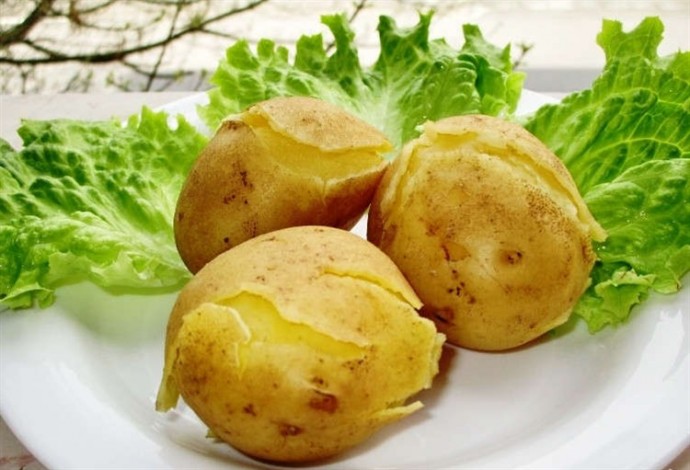 ​Как предельно быстро очистить картофель в мундире