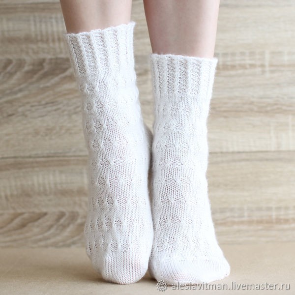 Как вывести въевшиеся загрязнения с белых носков и сделать их белоснежными