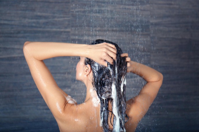 Сколько раз нужно намыливать голову в душе