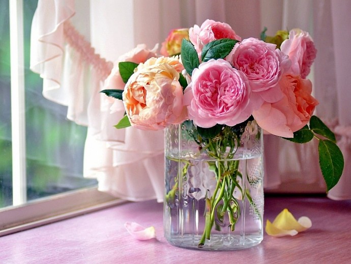 Как продлить жизнь цветов в вазе