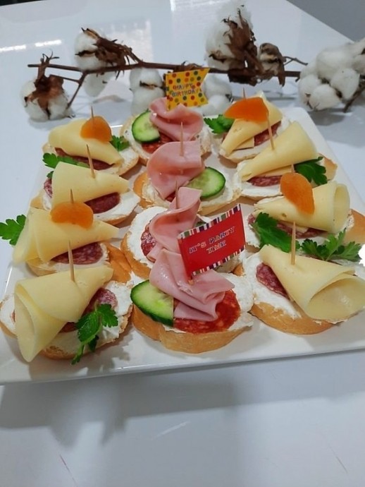 ​Как сделать красивые и вкусные бутерброды на новогодний стол