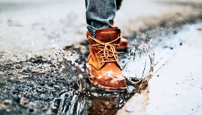 Как быстро высушить мокрую обувь