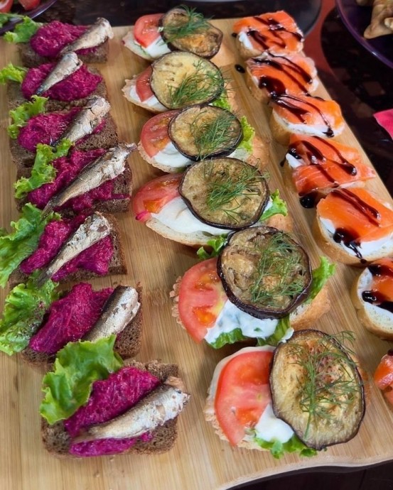 ​Как сделать красивые и вкусные бутерброды на новогодний стол