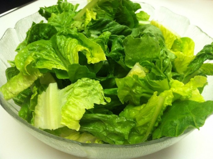 Как хранить купленный в магазине зеленый салат, чтобы он не сгнил на следующий день