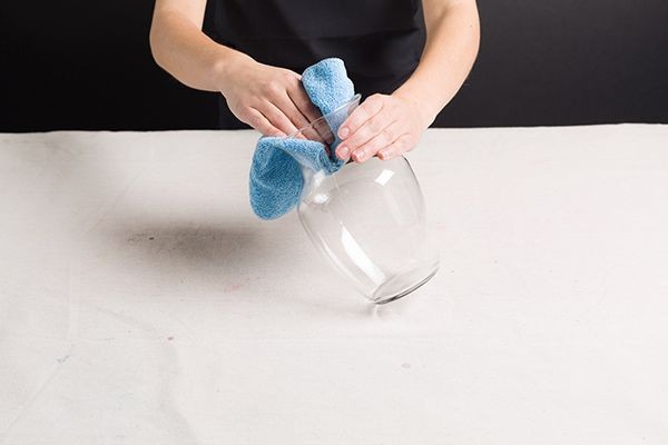 Как с помощью риса почистить узкую вазу Как с помощью риса почистить узкую вазу