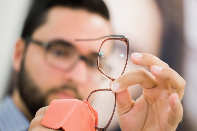 Почему запотевают очки и как это исправить
