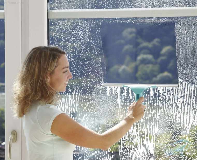 Хитрость при мытье окна: окна без разводов